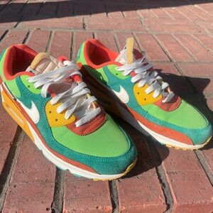 Nike Air Max 90 SE
Running Club